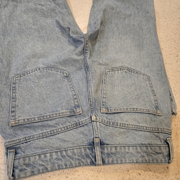 H&M Light Blue Women's Straight Leg Jeans - Picture 5 of 9